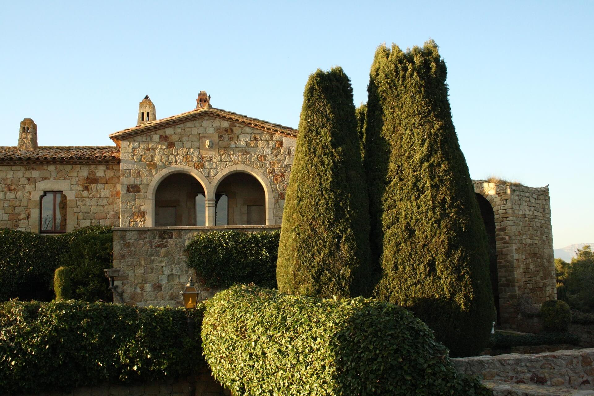 Spanish inheritance acceptance deed and house keys